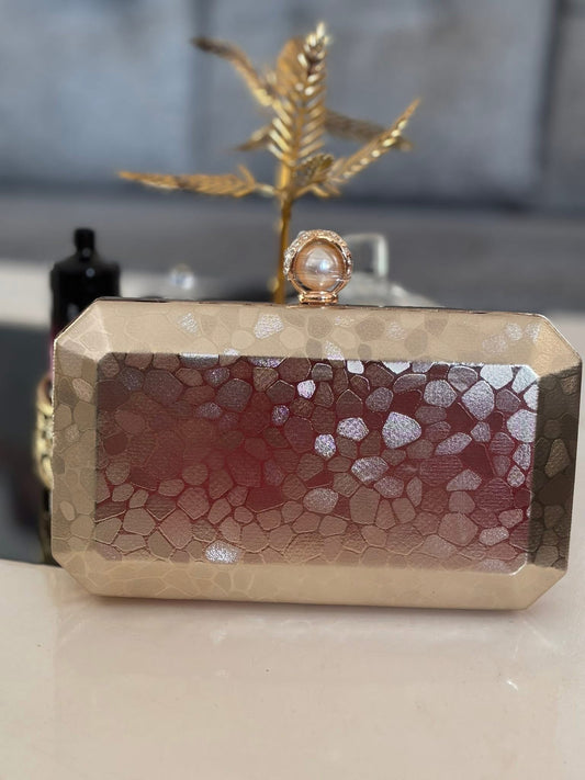 Perle d’Éclat – Pochette de soirée Reflets dorés